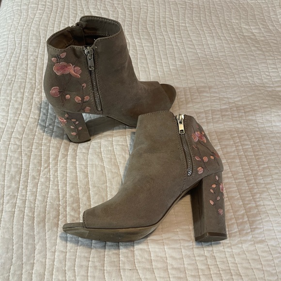 Candies Open Toe Heel - Picture 2 of 6